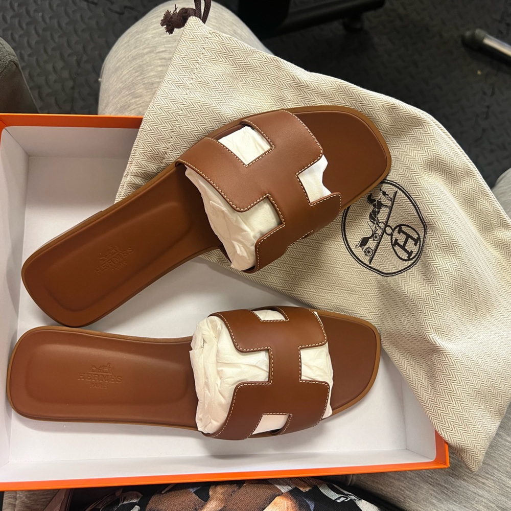 AUTHENTIC HERMES Slides , Size 40